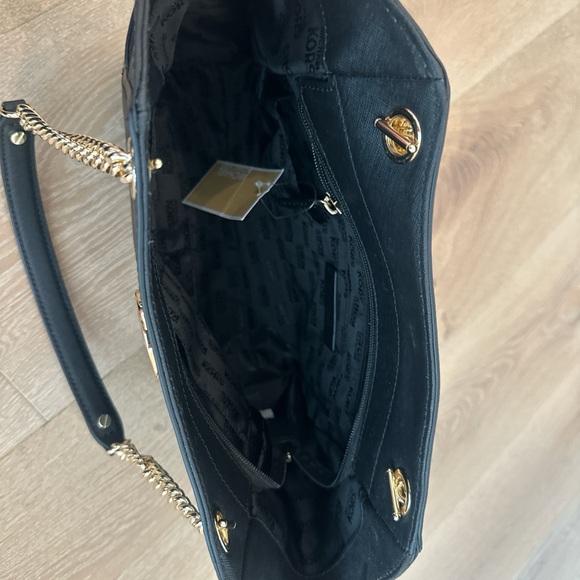 Michael Kors Black Tote Bag - Picture 6 of 9